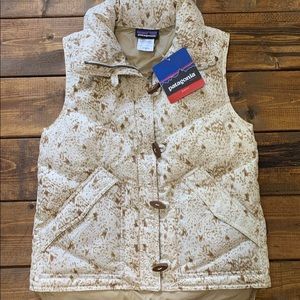 Patagonia toggle down vest new white
